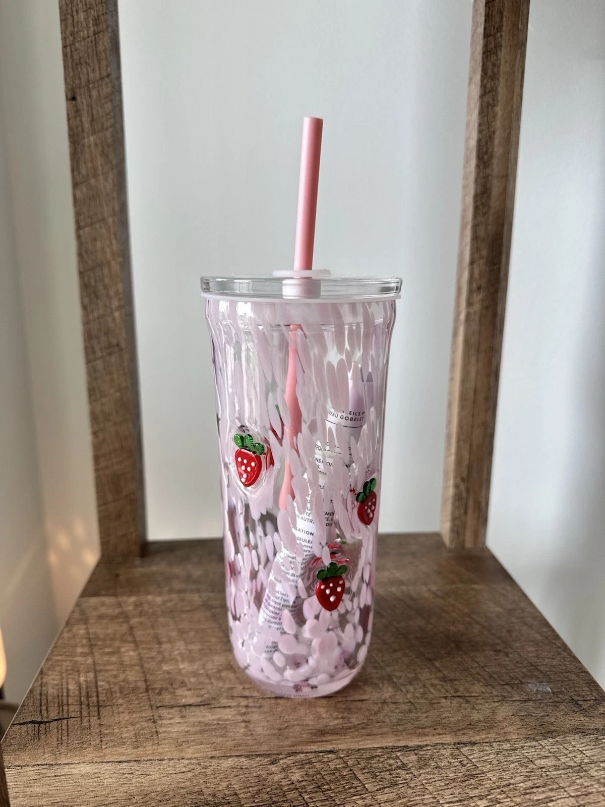 2026 STARBUCKS PINK DRINK STRAWBERRY GLASS TUMBLER 16 OZ WITH STRAW！