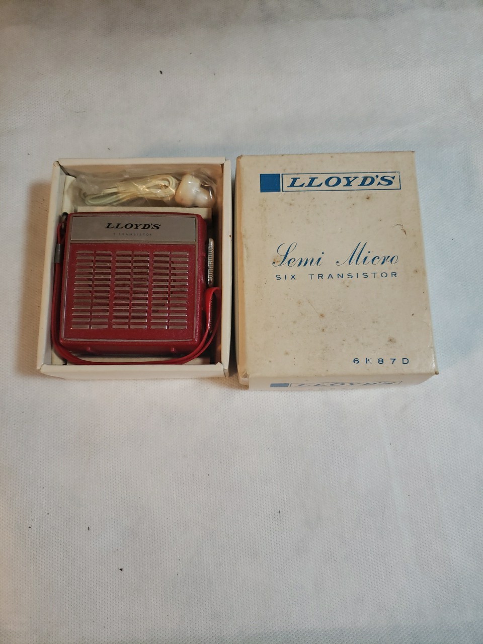 Vintage Lloyd's Semi Micro Six Transistor Radio 6K87D W Box, Accessories