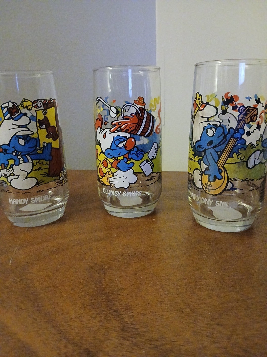 vintage glasses drinking1983 Peyo