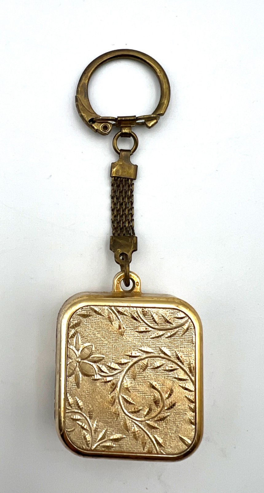 Vintage Sankyo Music Box Keychain - Floral / Leaf Pattern - Romance De Amore Vintage Sankyo Music Box Keychain - Floral / Leaf Pattern - Romance De Amore
