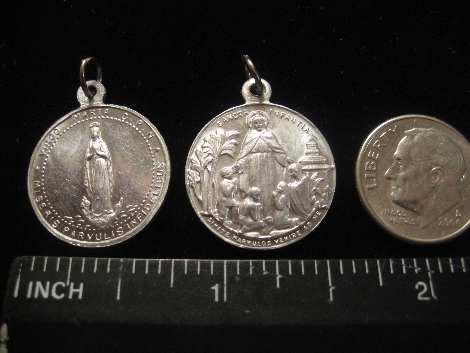 ANTIQUE SMALL RELIGIOUS MEDAL THE VIRGEN & JESUS 