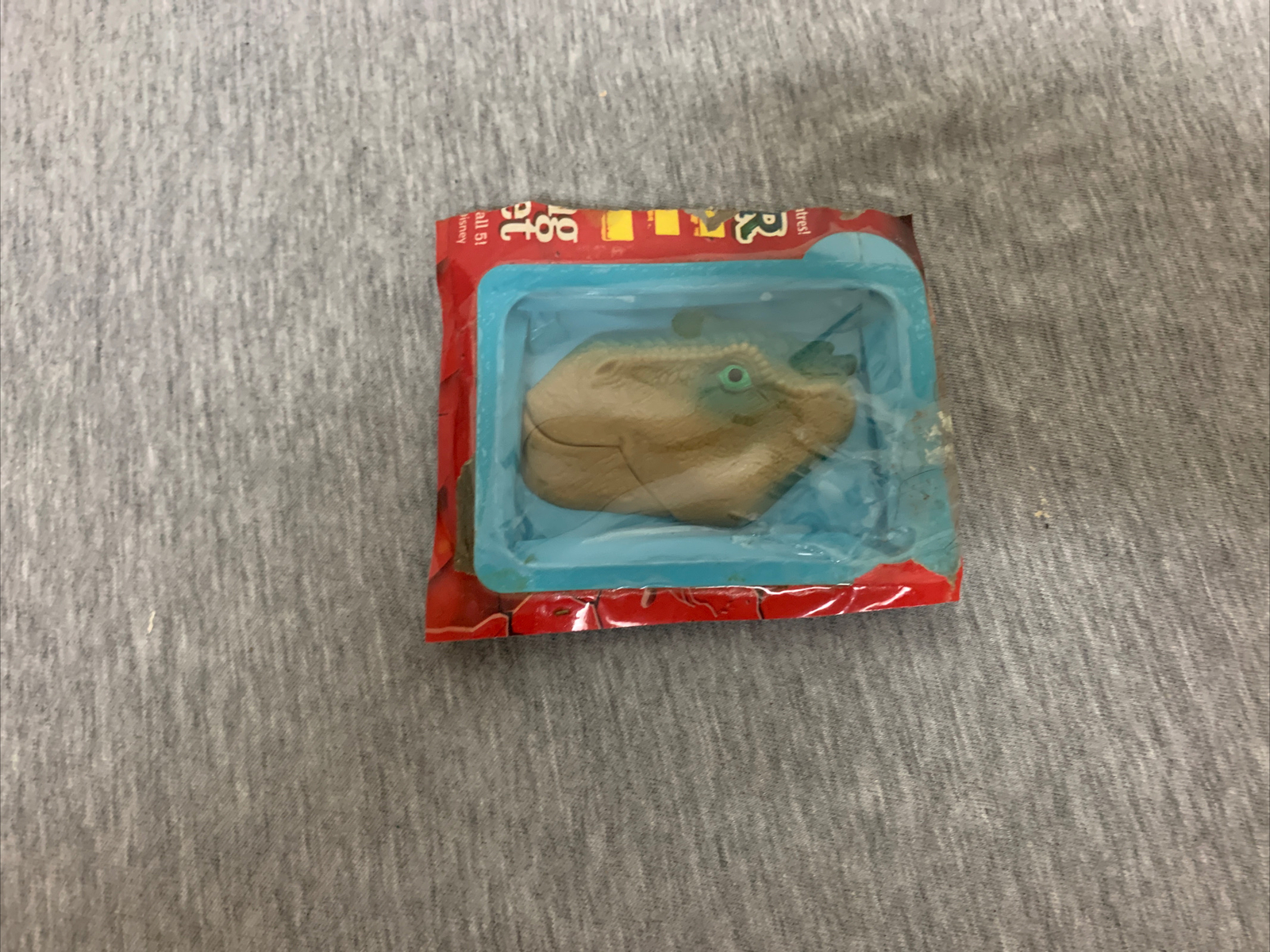 Vintage 2000 General Mills Honey Nut Cheerios Dinosaur Magnet Paper Clip NIP