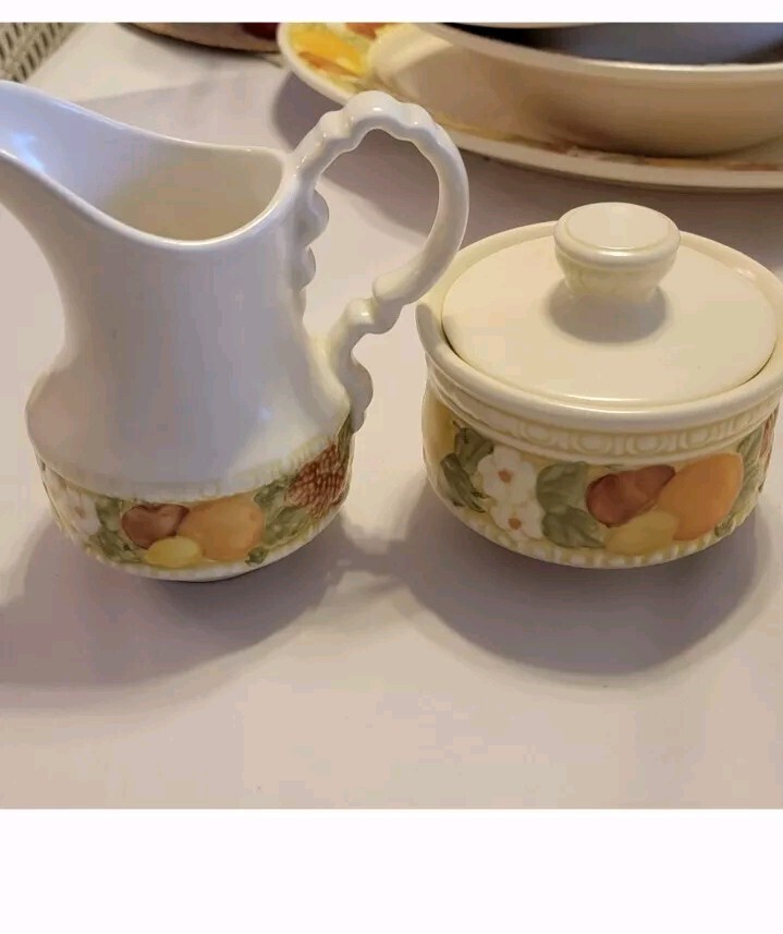 Vernon Ware By METLOX Creamer & Sugar Bowl With Lid Della Robbia Pattern USA New