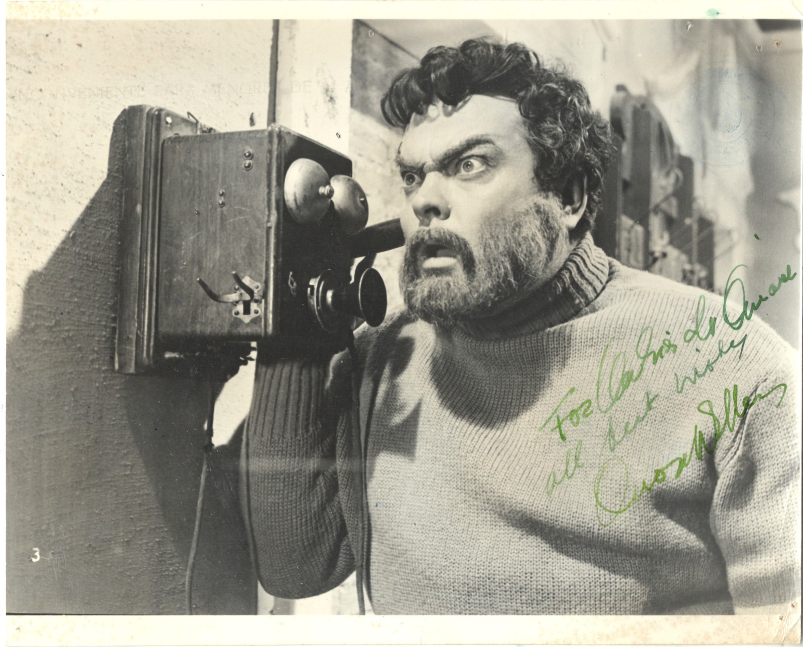 NOTABLE, POLYMATHIC FILM DIRECTOR, ACTOR ORSON WELLES, SIGNED VINTAGE PHOTO. NOTABLE, POLYMATHIC FILM DIRECTOR, ACTOR ORSON WELLES, SIGNED VINTAGE PHOTO.