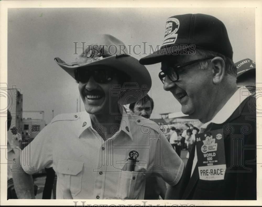 1984 Press Photo Driver Richard Petty & Jesse Helms at Charlotte Motor Speedway 1984 Press Photo Driver Richard Petty & Jesse Helms at Charlotte Motor Speedway