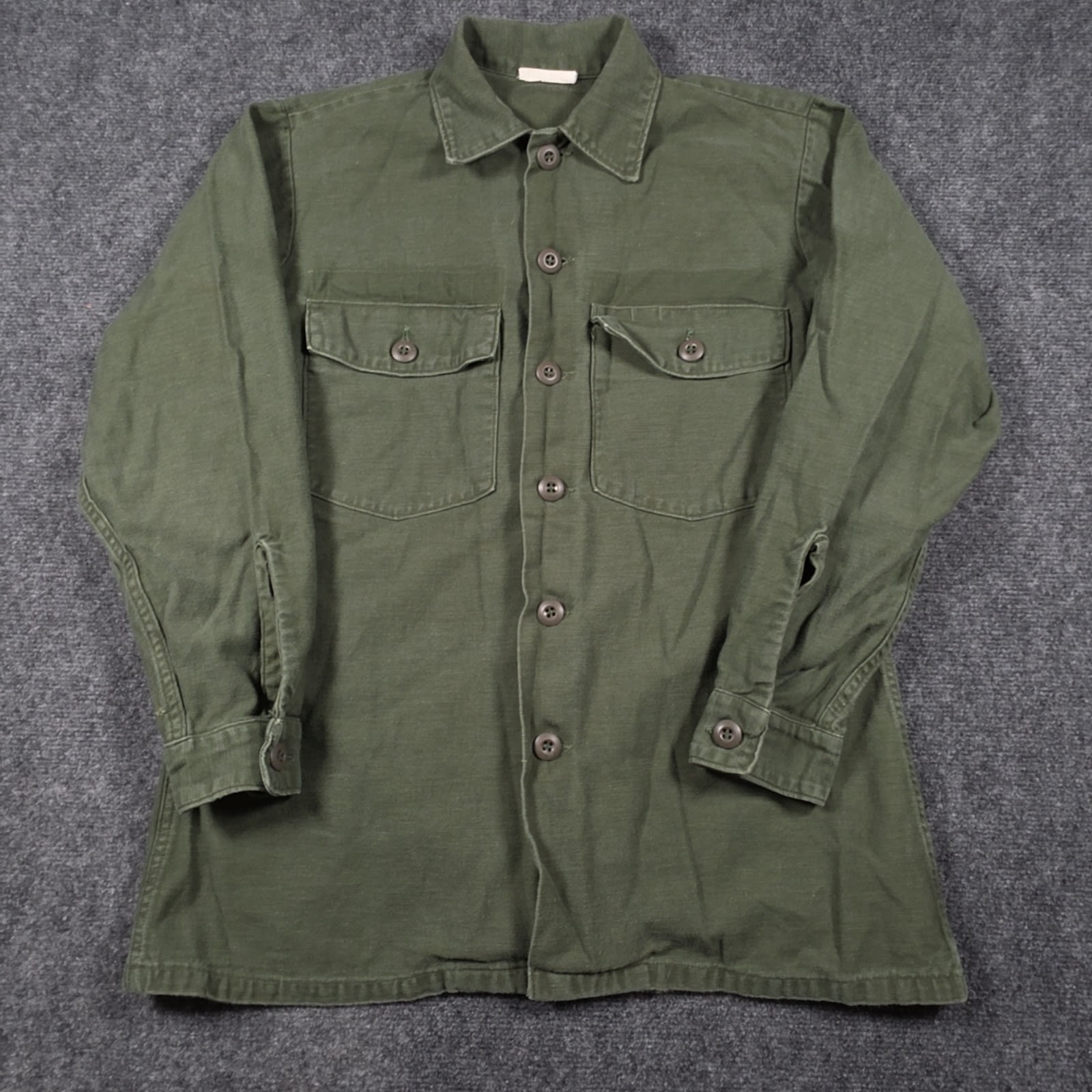VTG US Military OG-107 Utility Shirt Mens 15.5x31 Olive Green Vietnam Sateen VTG US Military OG-107 Utility Shirt Mens 15.5x31 Olive Green Vietnam Sateen