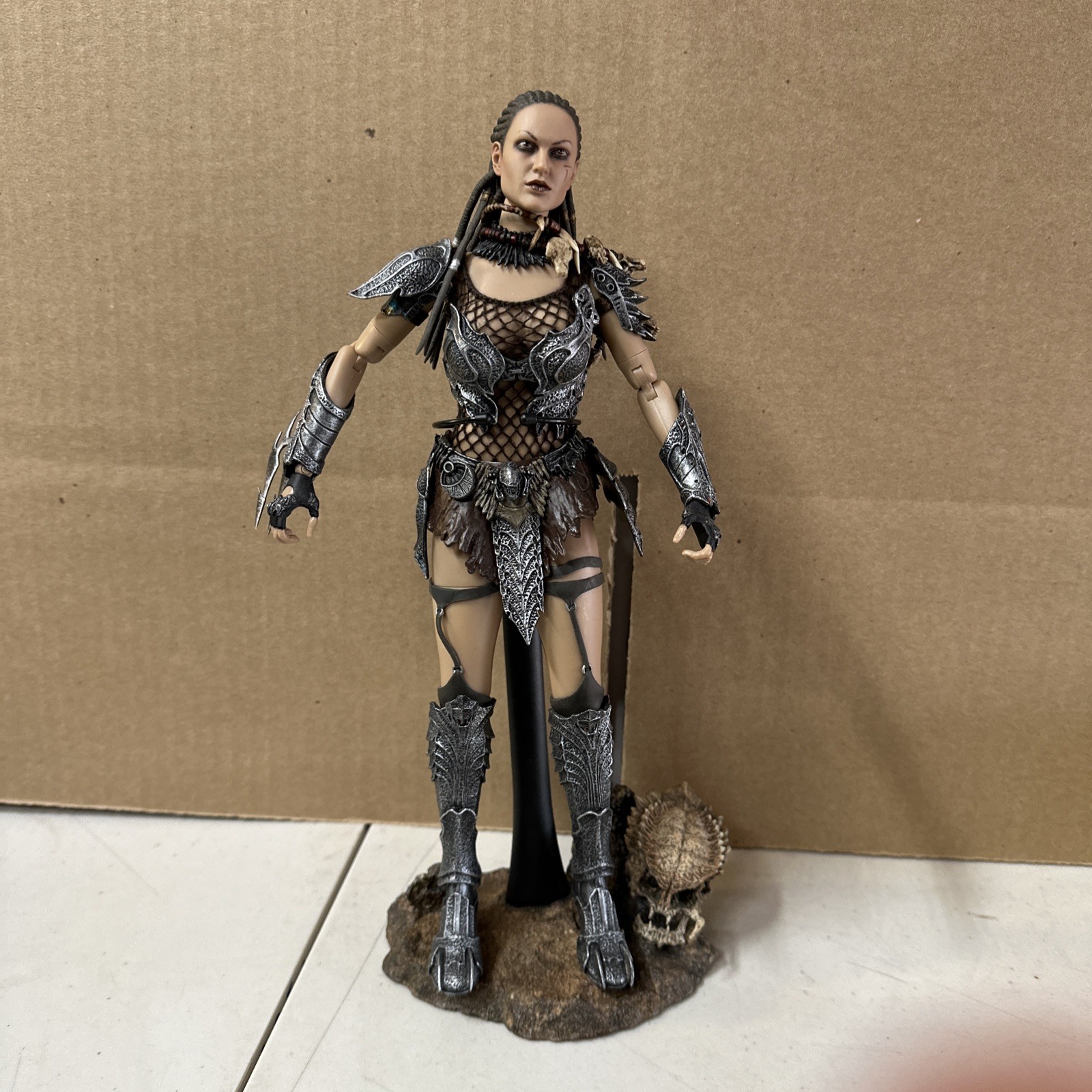 Hot Toys 1/6 Scale She-Predator Machiko action figure (Model MMS74 / HAS001) SW6