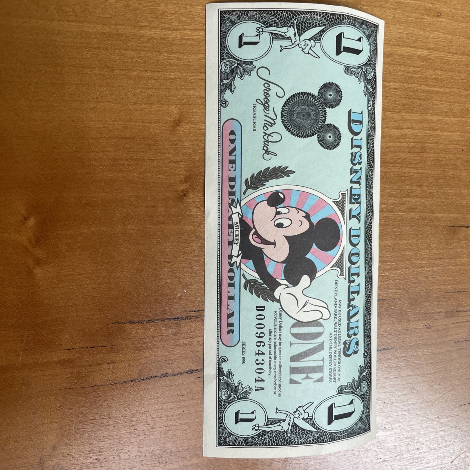 Disney 1990 $1 Disney Dollar Note Mickey Mouse Series Serial D00964304A