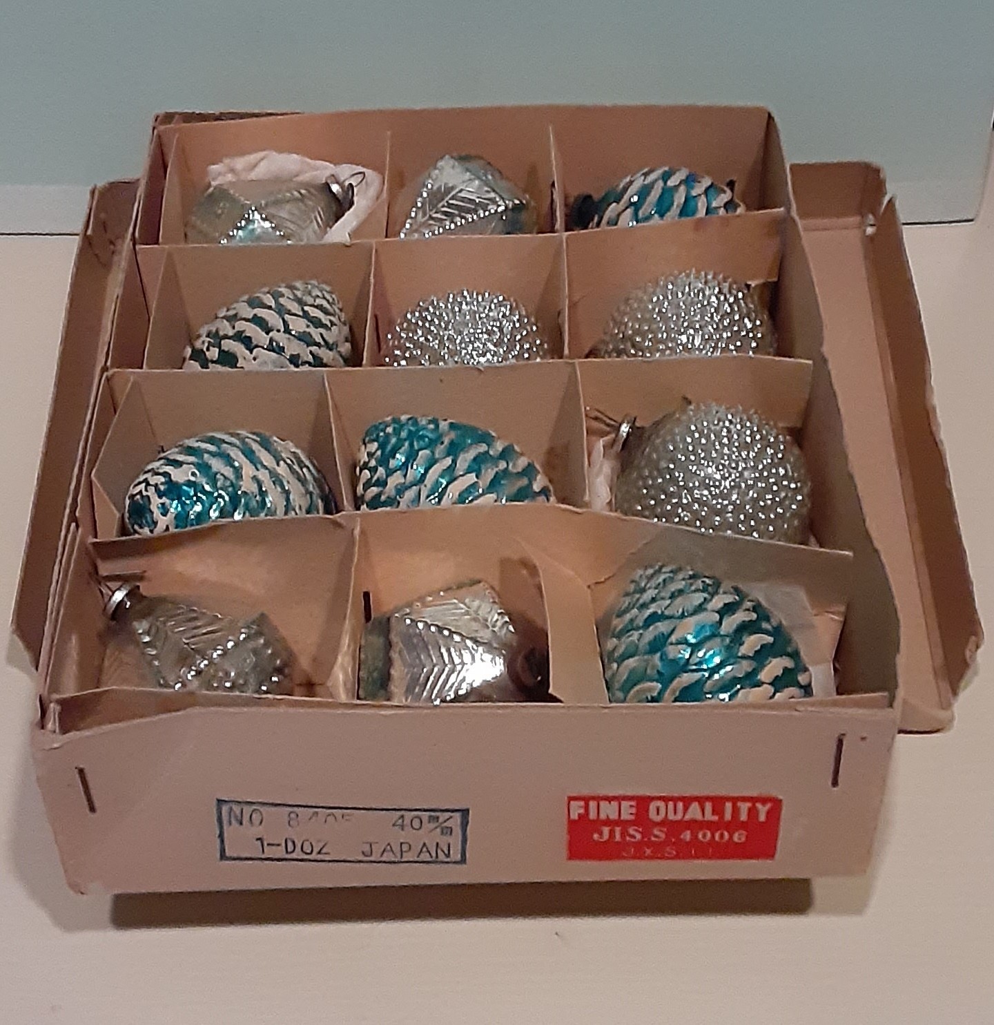 Rare Vtg Glass Embossed snow pinecones Christmas ornaments box 12 Japan