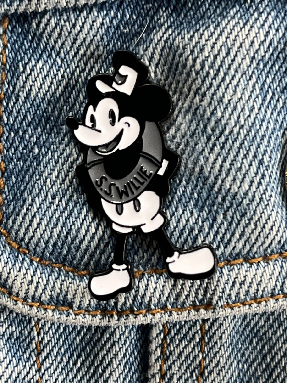 Disney - Retro Mickey Mouse - Steamboat Willie Enamel Pin - Excellent Condition