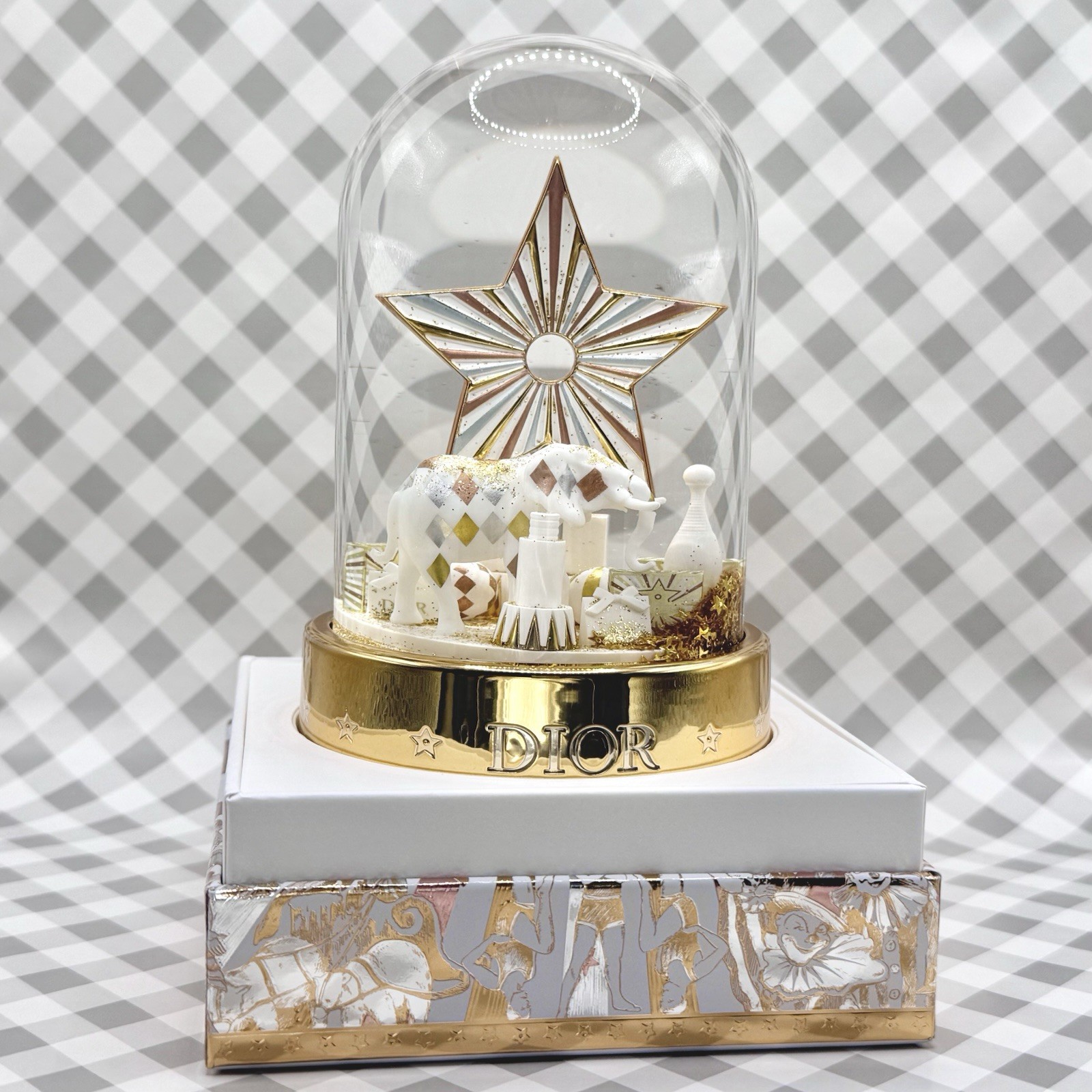 DIOR Snow Globe Circus of Dreams 2025 Platinum Holiday Gift ••NEW IN BOX••🎁 DIOR Snow Globe Circus of Dreams 2025 Platinum Holiday Gift ••NEW IN BOX••🎁