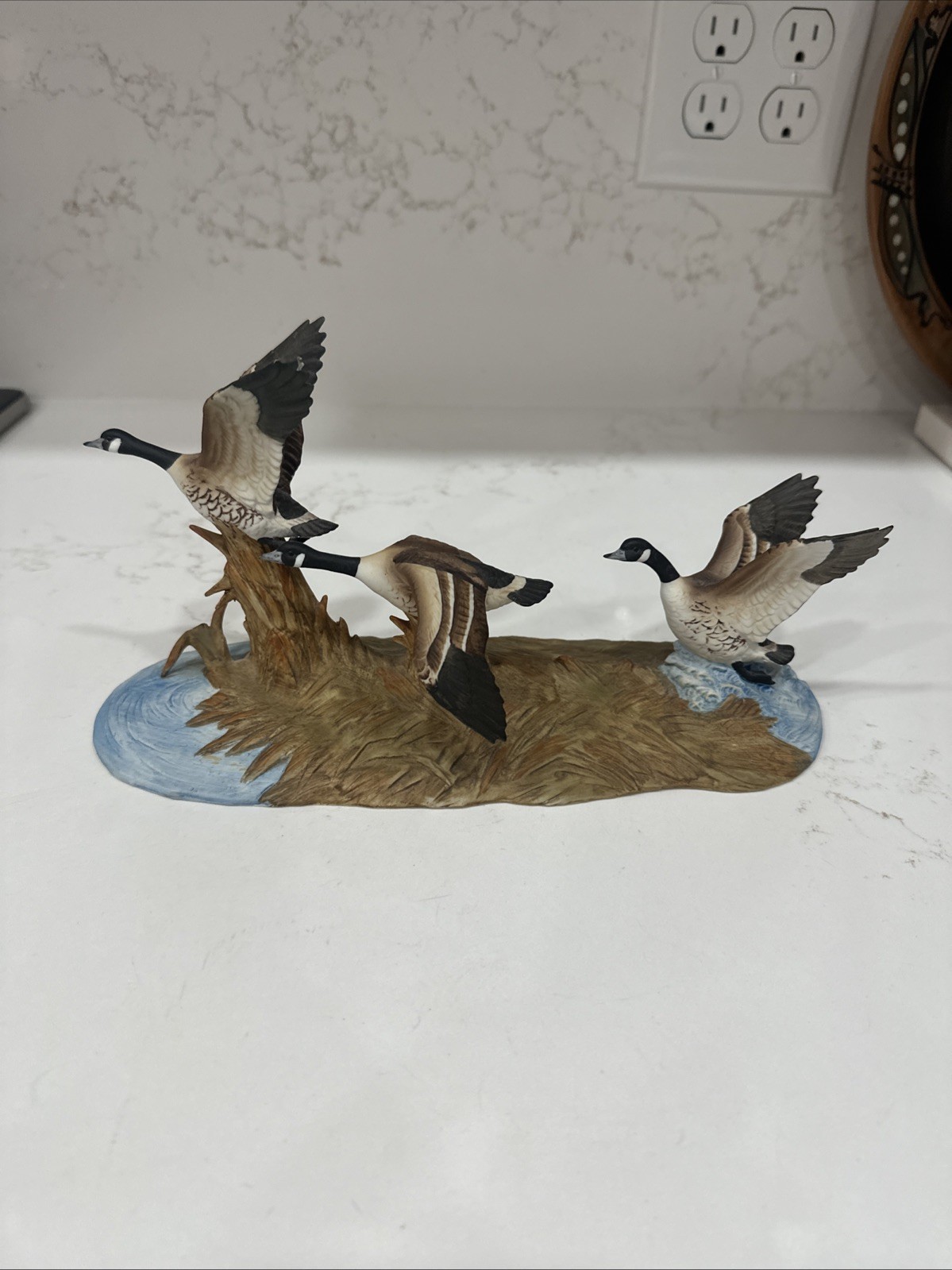 VTG Flying Canadian Geese By Andrea By Sadek 6638 Porcelain Hand Painted Read