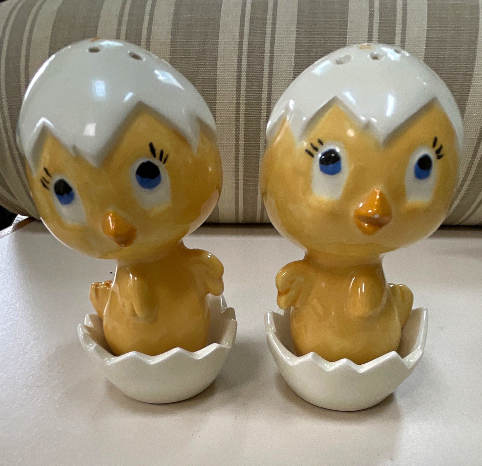 Vintage Ceramic Chick in Eggshell Salt & Pepper Shakers Set of 2 Yellow/White Vintage Ceramic Chick in Eggshell Salt & Pepper Shakers Set of 2 Yellow/White