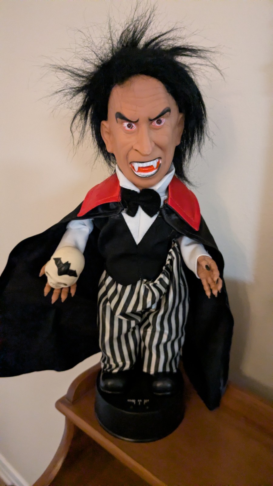 Vintage 18” Telco Halloween Vampire Dracula Animated Figure Movement 1990 