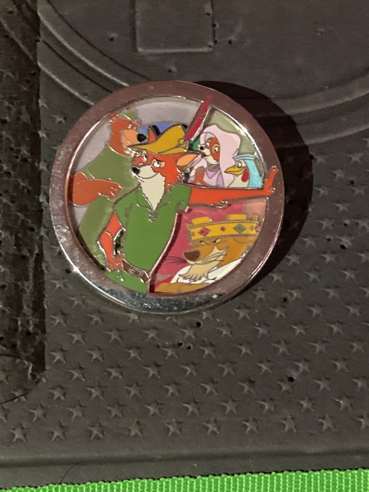 Disney Robin Hood & Cast Limited Edition Single Pin LE 5000 Disney Robin Hood & Cast Limited Edition Single Pin LE 5000