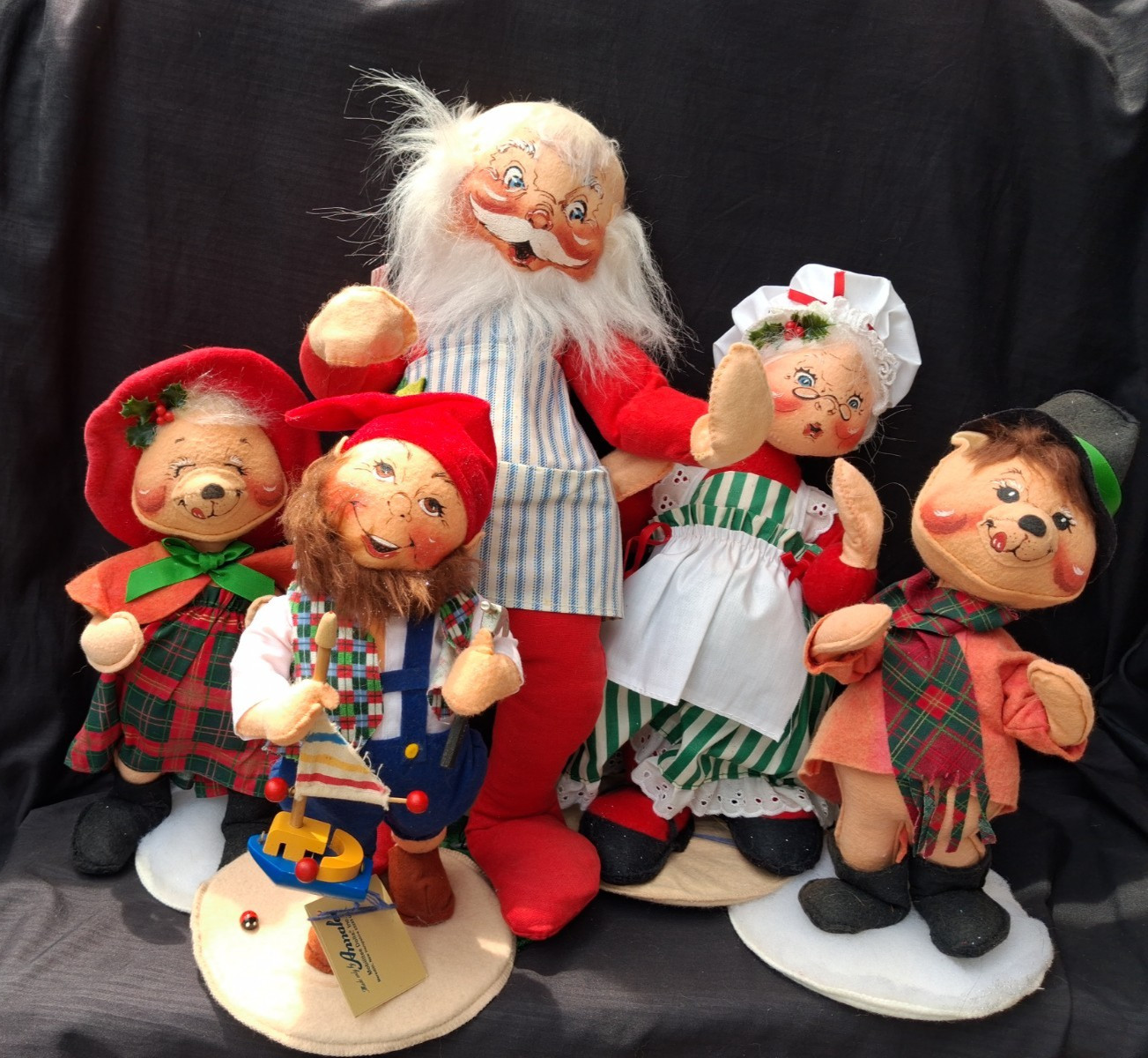 Five Vintage Annalee Christmas Dolls Five Vintage Annalee Christmas Dolls