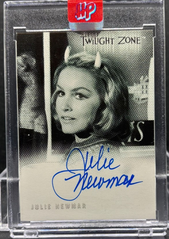 2000 Rittenhouse Twilight Zone Julie Newmar auto card-as Miss Devlin 2000 Rittenhouse Twilight Zone Julie Newmar auto card-as Miss Devlin