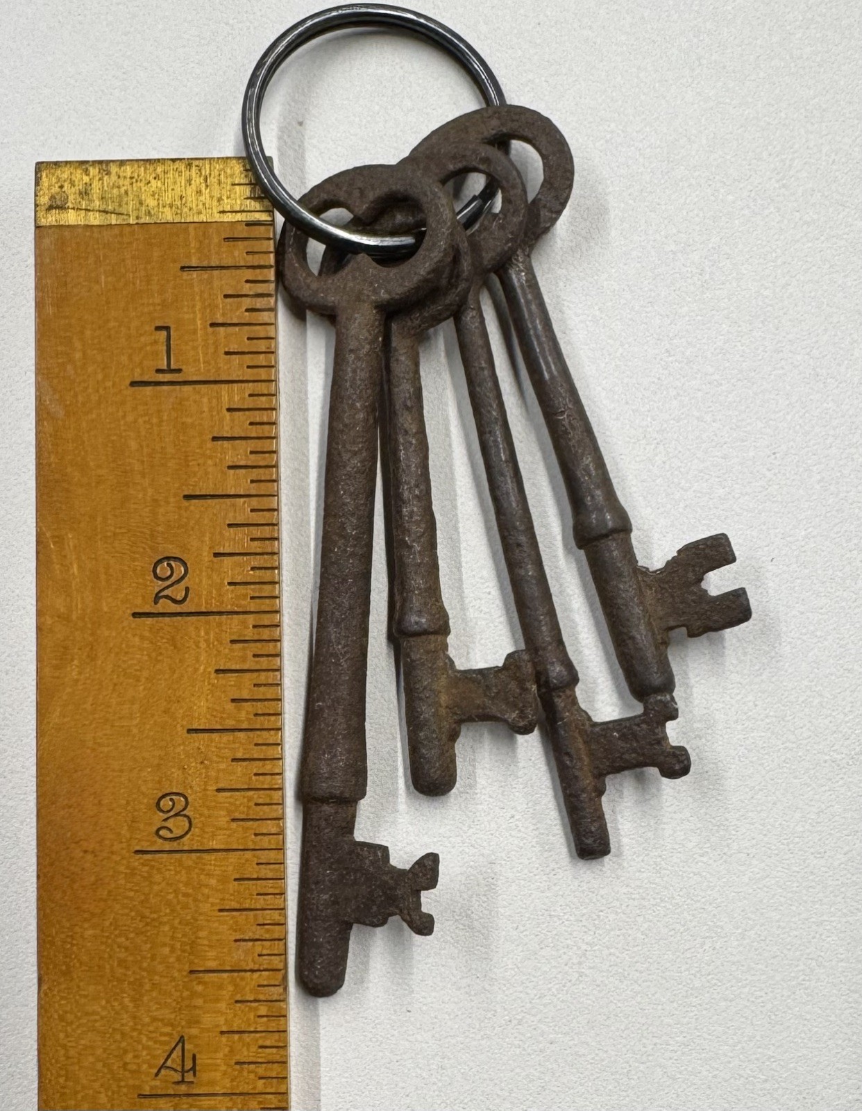 🌿 🗝️ Vintage Solid Metal Skeleton Keys , Rusty Antique Hardware Lot 🌿 🗝️ Vintage Solid Metal Skeleton Keys , Rusty Antique Hardware Lot