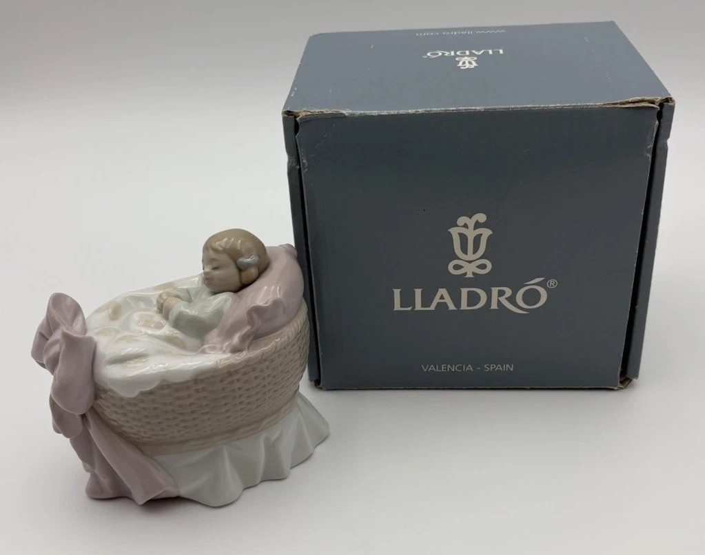 Lladro 6977 A New Treasure (Girl) w/ Original Box & Papers - Brand New Condition