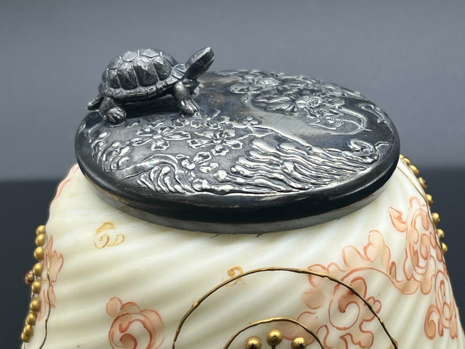 ANTIQUE Mt. Washington Crown Milano Box with Turtle Lid, 5 ANTIQUE Mt. Washington Crown Milano Box with Turtle Lid, 5