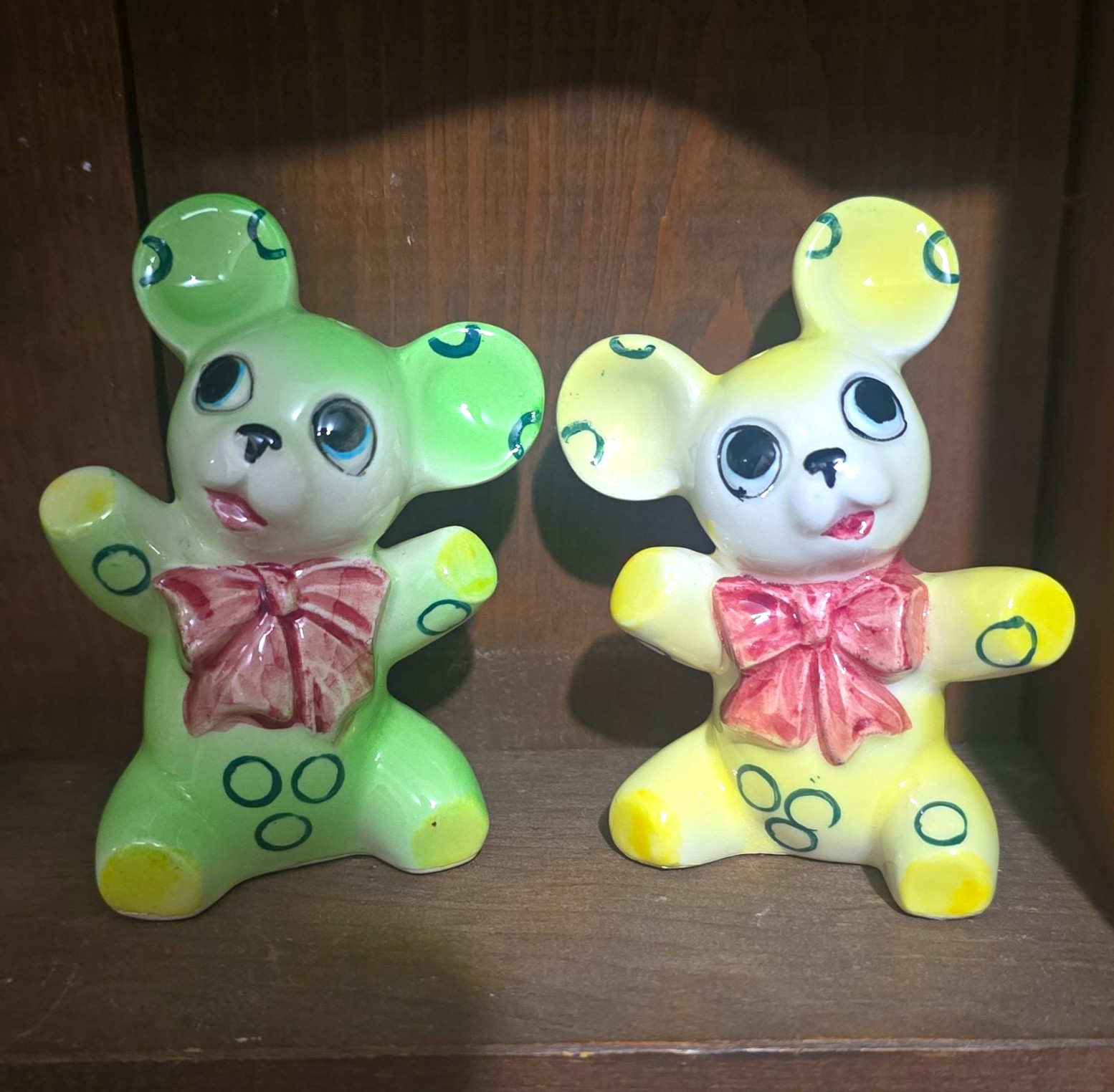 Vintage Hand Painted Ceramic Animal Salt & Pepper Shakers Set Green Yellow Pink Vintage Hand Painted Ceramic Animal Salt & Pepper Shakers Set Green Yellow Pink