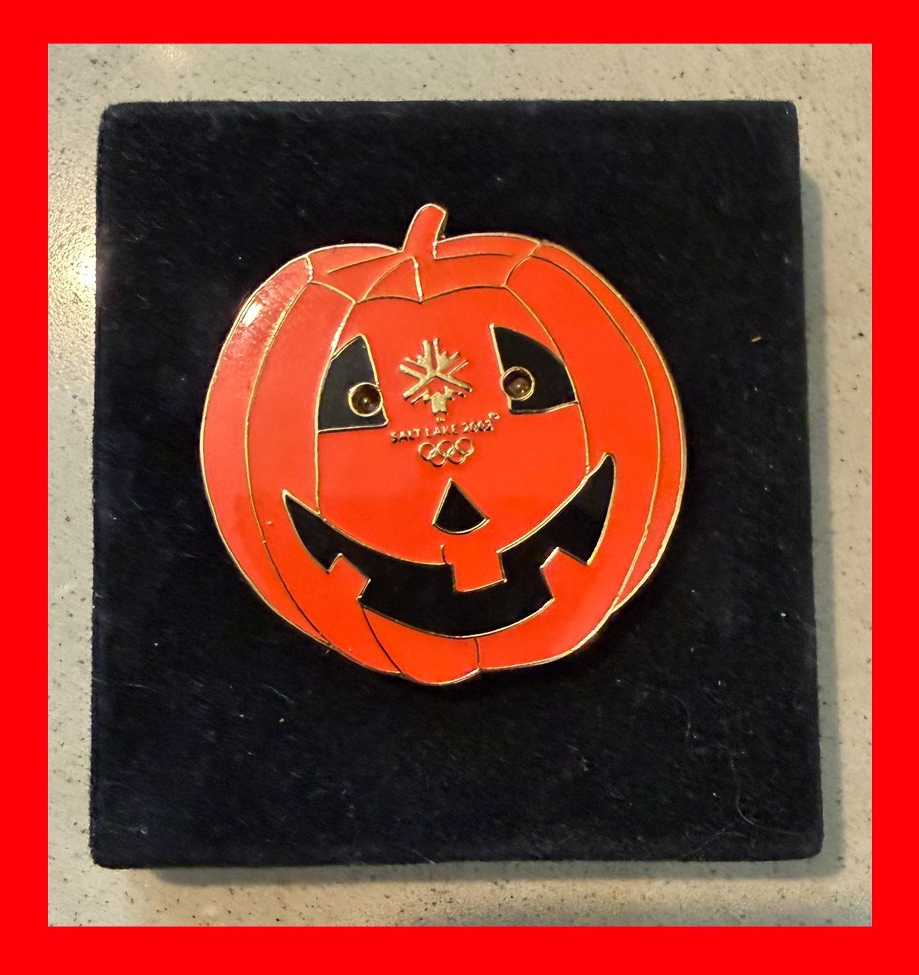 2002 SALT LAKE CITY WINTER OLYMPIC PIN BADGE HALLOWEEN PUMPKIN