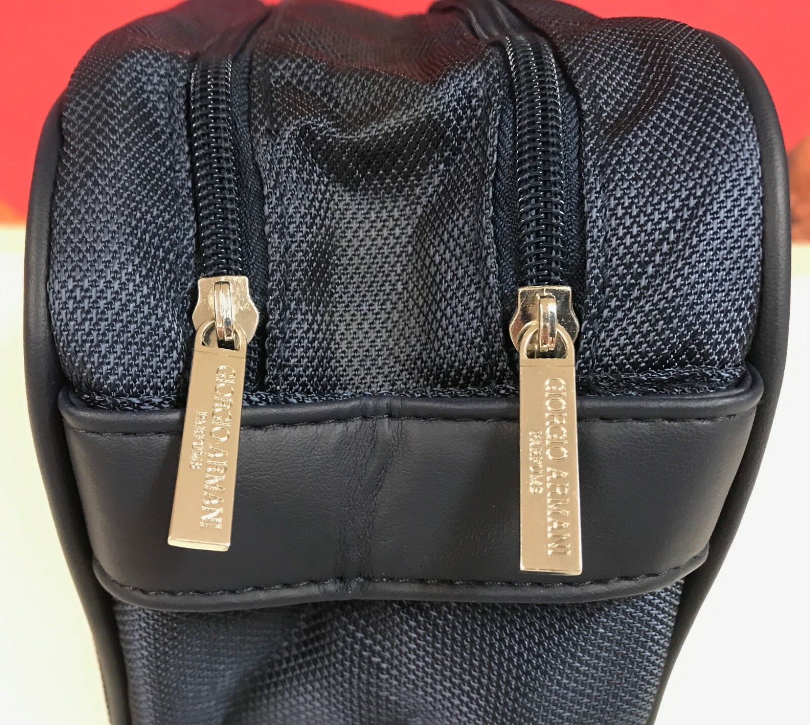 BRAND NEW 100% GIORGIO ARMANI GENUINE SHAVING TRAVEL KIT BAG-Pristine Condition