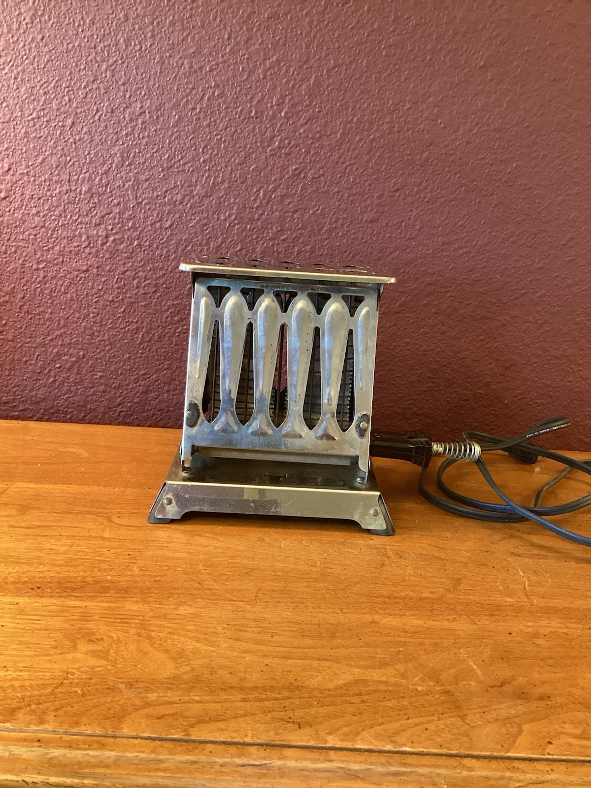 Vintage Westinghouse Art Deco Chrome Turnover Toaster Model TT-3 (110V 550W) Vintage Westinghouse Art Deco Chrome Turnover Toaster Model TT-3 (110V 550W)