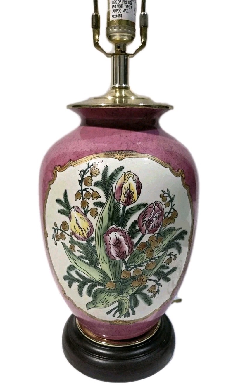 Vtg Chinoiserie Style Raspberry Pink Floral Table Lamp w/wooden base