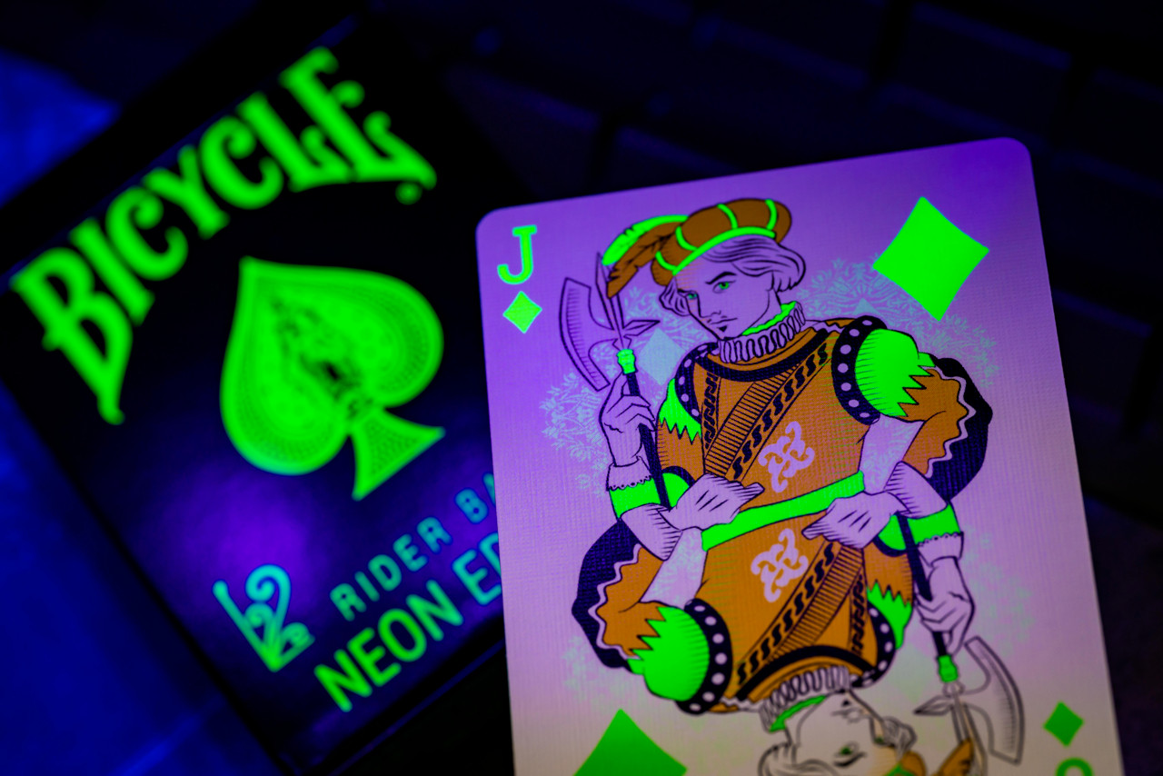 Bicycle NEON Edition Playing Cards GREEN UV_GLOW Deck | By: Card-Addiction.com Bicycle NEON Edition Playing Cards GREEN UV_GLOW Deck | By: Card-Addiction.com