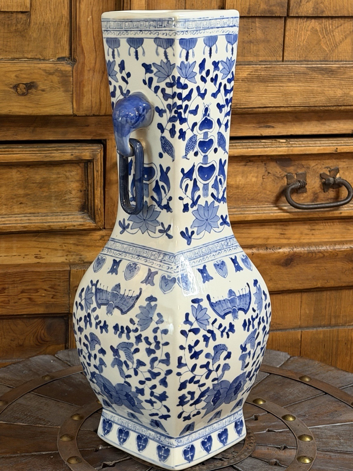 VTG The Bombay Co Chinese Blue & White Porcelain Vase Elephant Ring Handles 18
