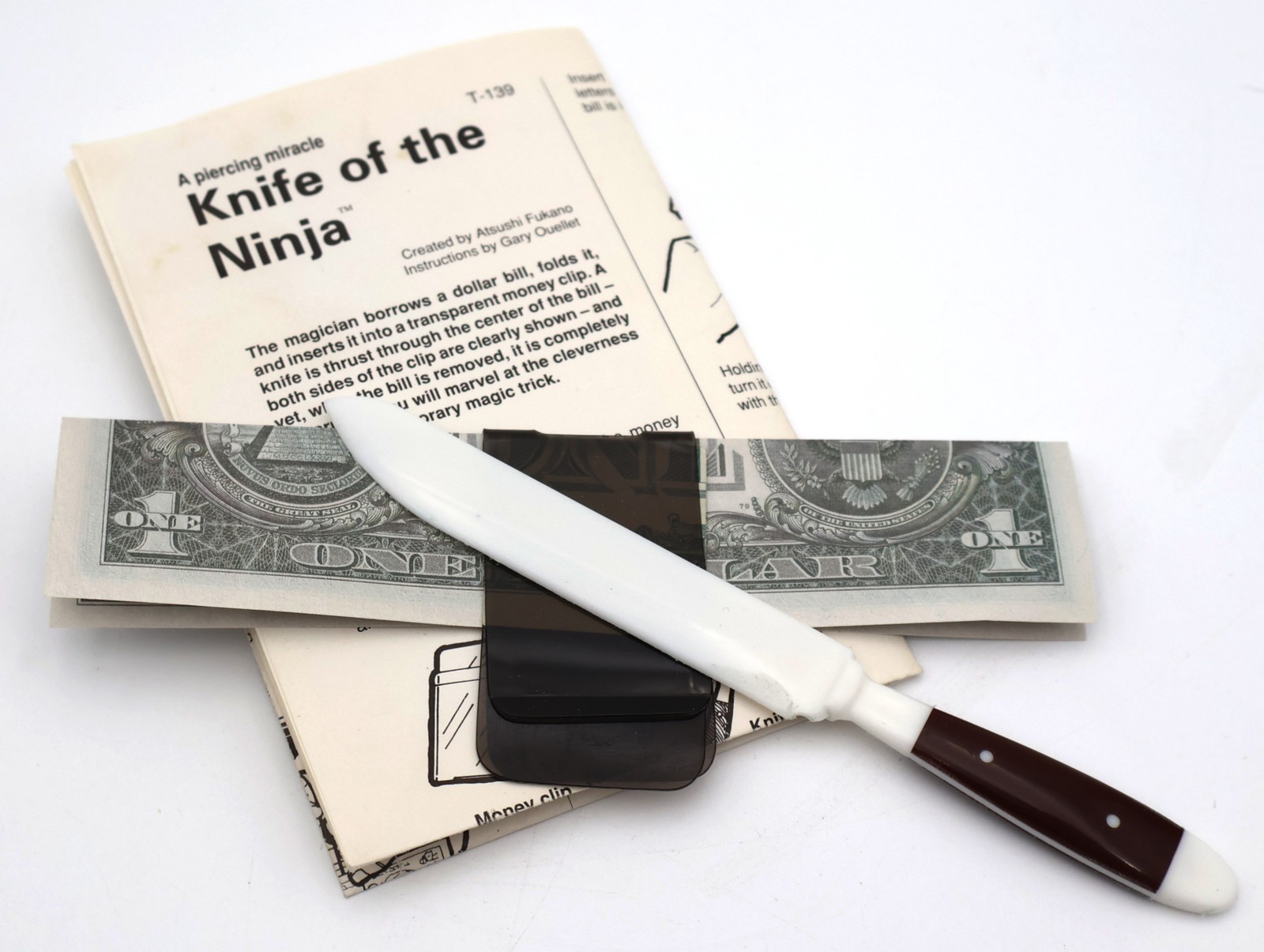 Knife of the Ninja (T-139) by Atsushi Fukano and Tenyo Magic