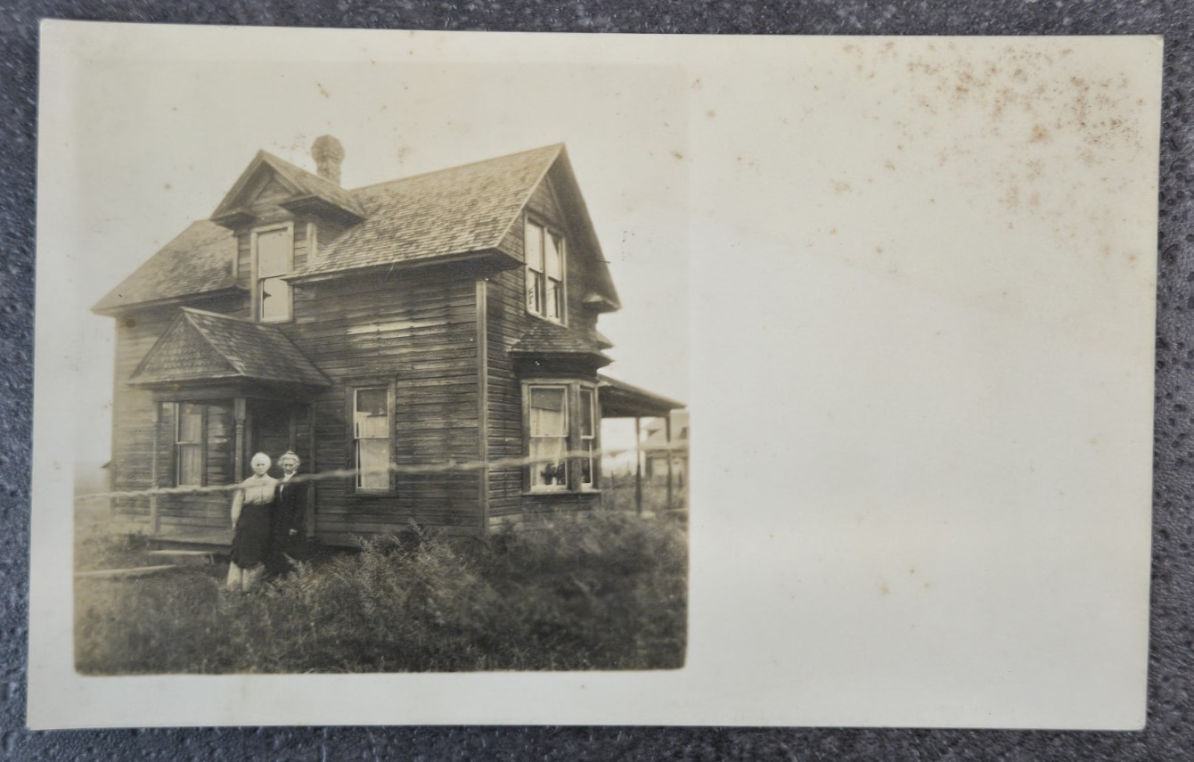 Vintage NOKO 1907-1920\'s B&W RPPC Postcard House Homestead Women Posing