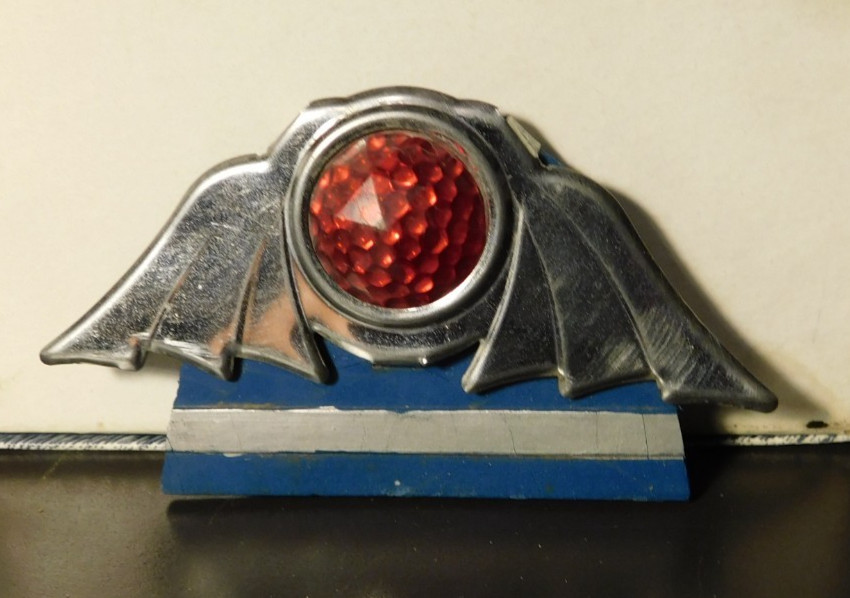 Vintage Chrome Winged Red Mud-flap Style Reflector Vintage Chrome Winged Red Mud-flap Style Reflector