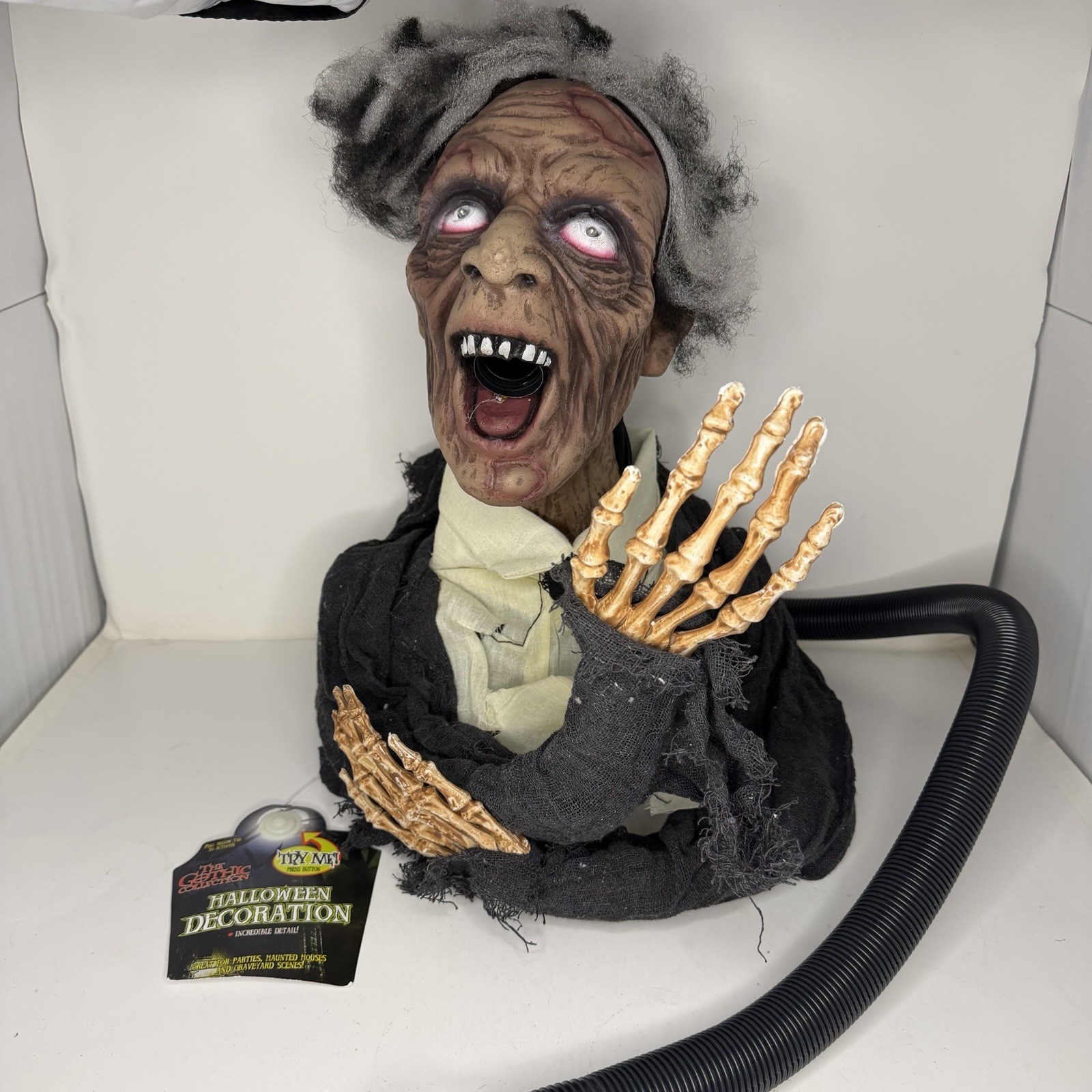 Gothic Collection Zombie Groundbreaker Animated Fogging Halloween Prop w/ Box