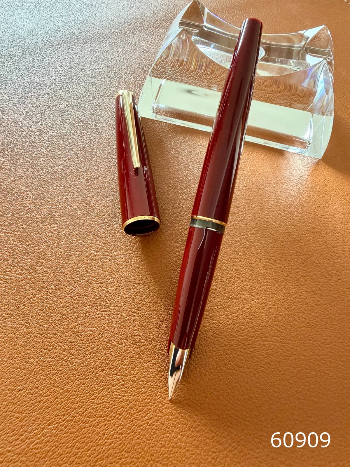 MONTBLANC No.310 Fountain Pen Burgundy Gold Trim EF Nib w/ Original Case Vintage MONTBLANC No.310 Fountain Pen Burgundy Gold Trim EF Nib w/ Original Case Vintage