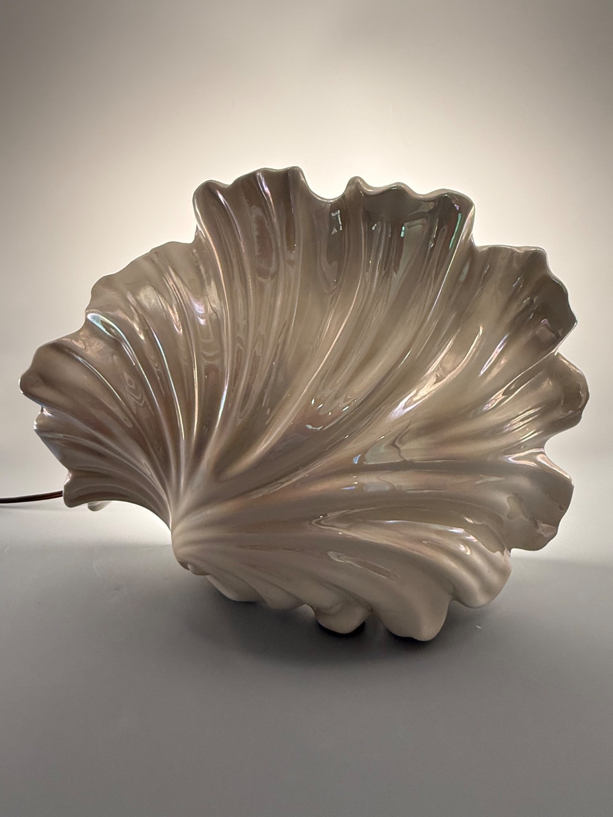 Vintage 1950\'s-60\'s Iridescent Ceramic Seashell TV Accent Lamp Electric Large Vintage 1950\'s-60\'s Iridescent Ceramic Seashell TV Accent Lamp Electric Large