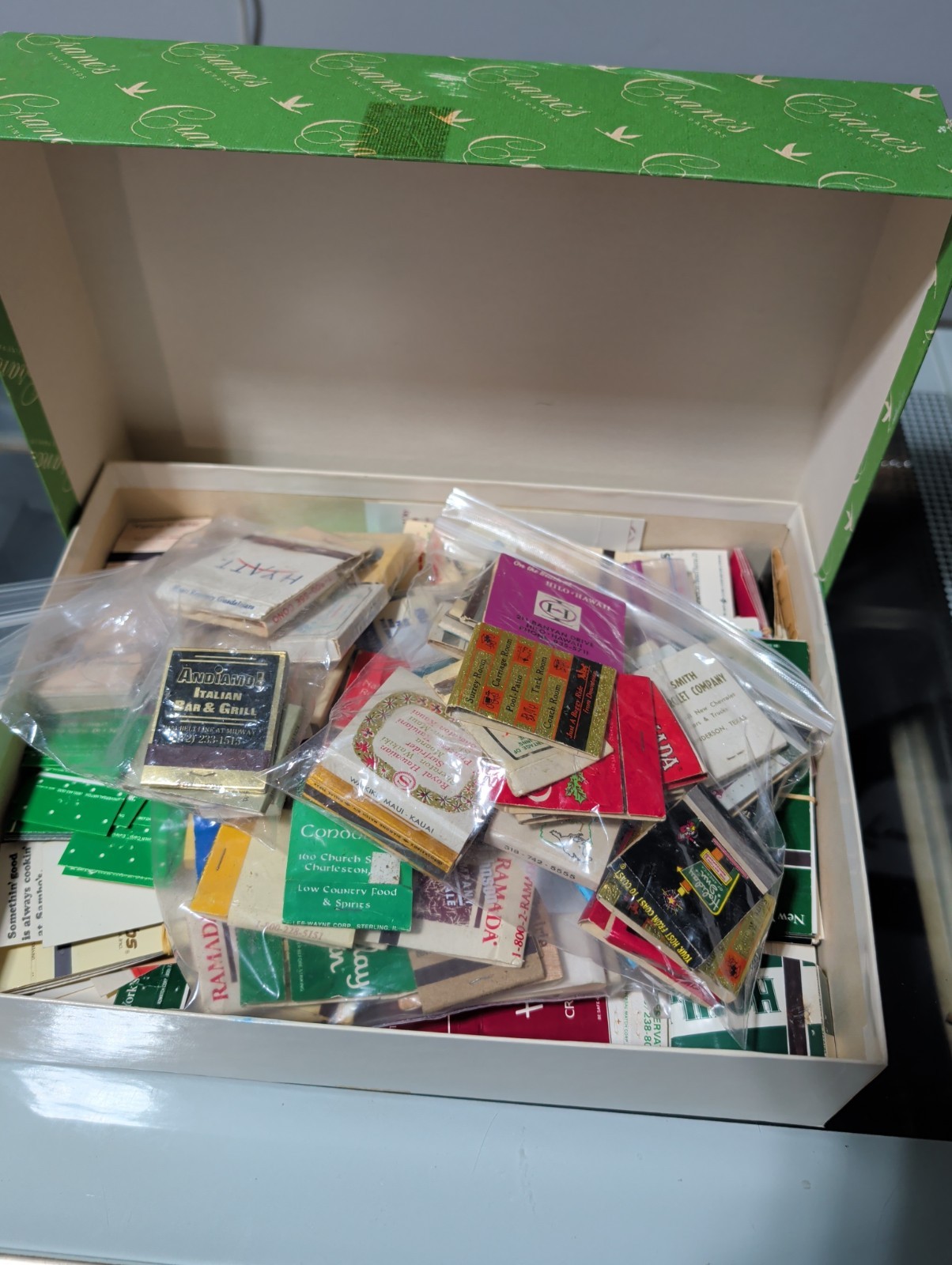 Rare Lot Hundreds Of Vintage Matchbooks Full And Unstruck And Struck Empty Boxes Rare Lot Hundreds Of Vintage Matchbooks Full And Unstruck And Struck Empty Boxes
