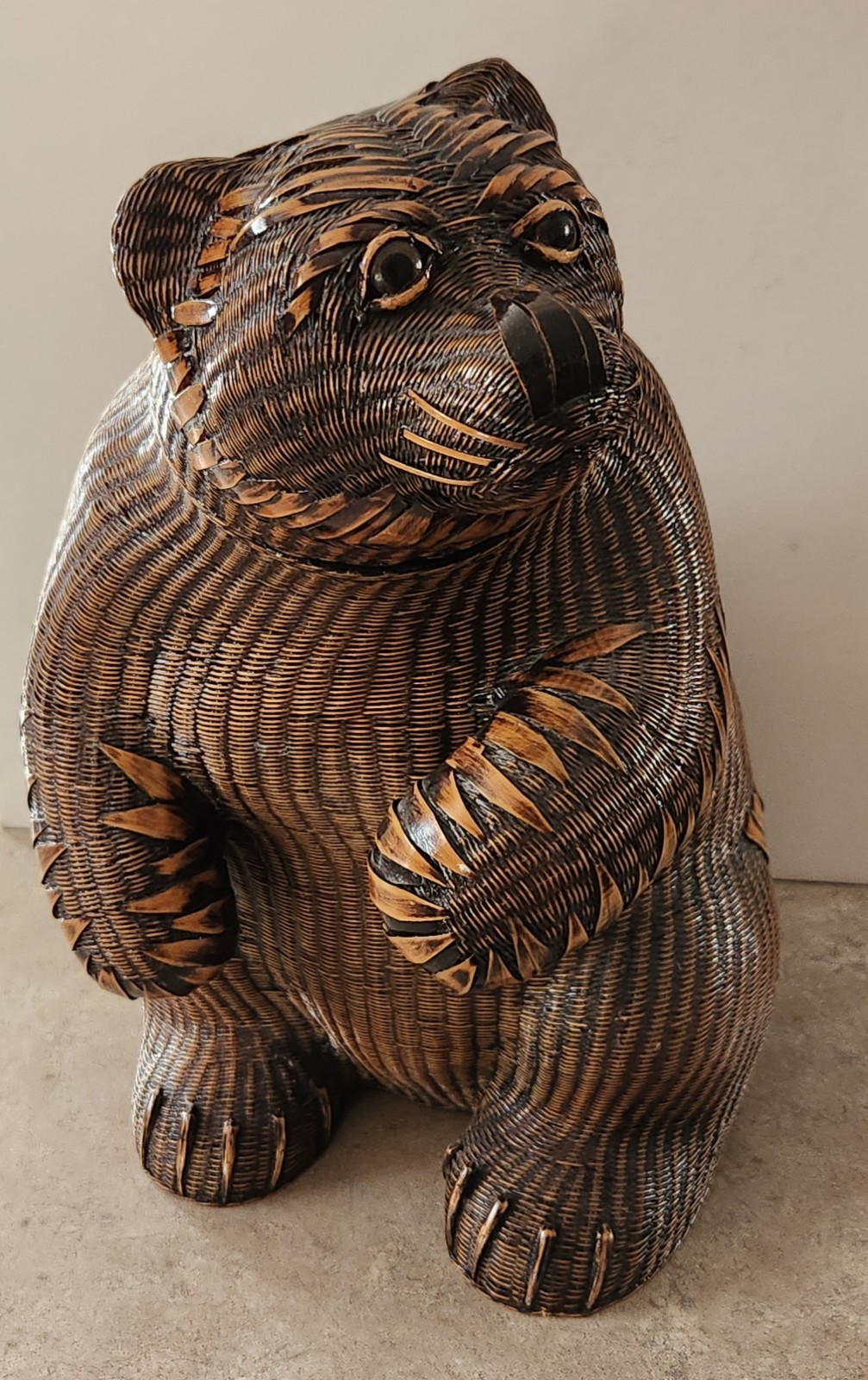 BEAUTIFUL VINTAGE HANDMADE RATTAN WICKER BEAR BOX CHINESE 60'S 70'S MCM WOVEN