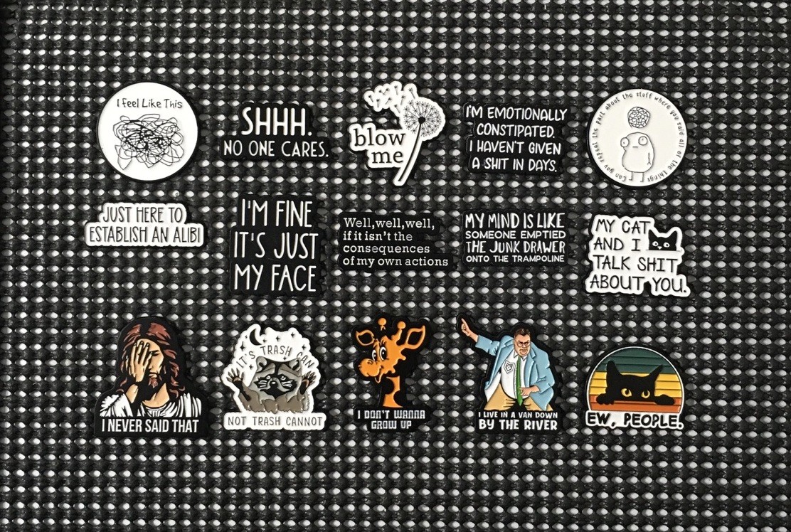 HUGE PIN LOT OF 15 FUNNY HUMOR GOTH PUNK LAPEL HAT PINS BADGES