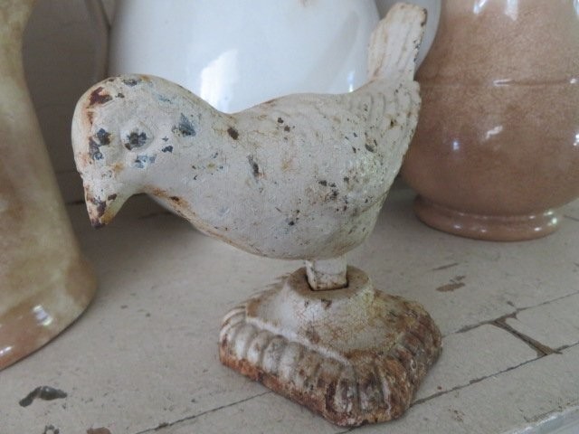 FABULOUS Vintage CAST IRON Metal BIRD STATUE WHITE & RUSTY Patina