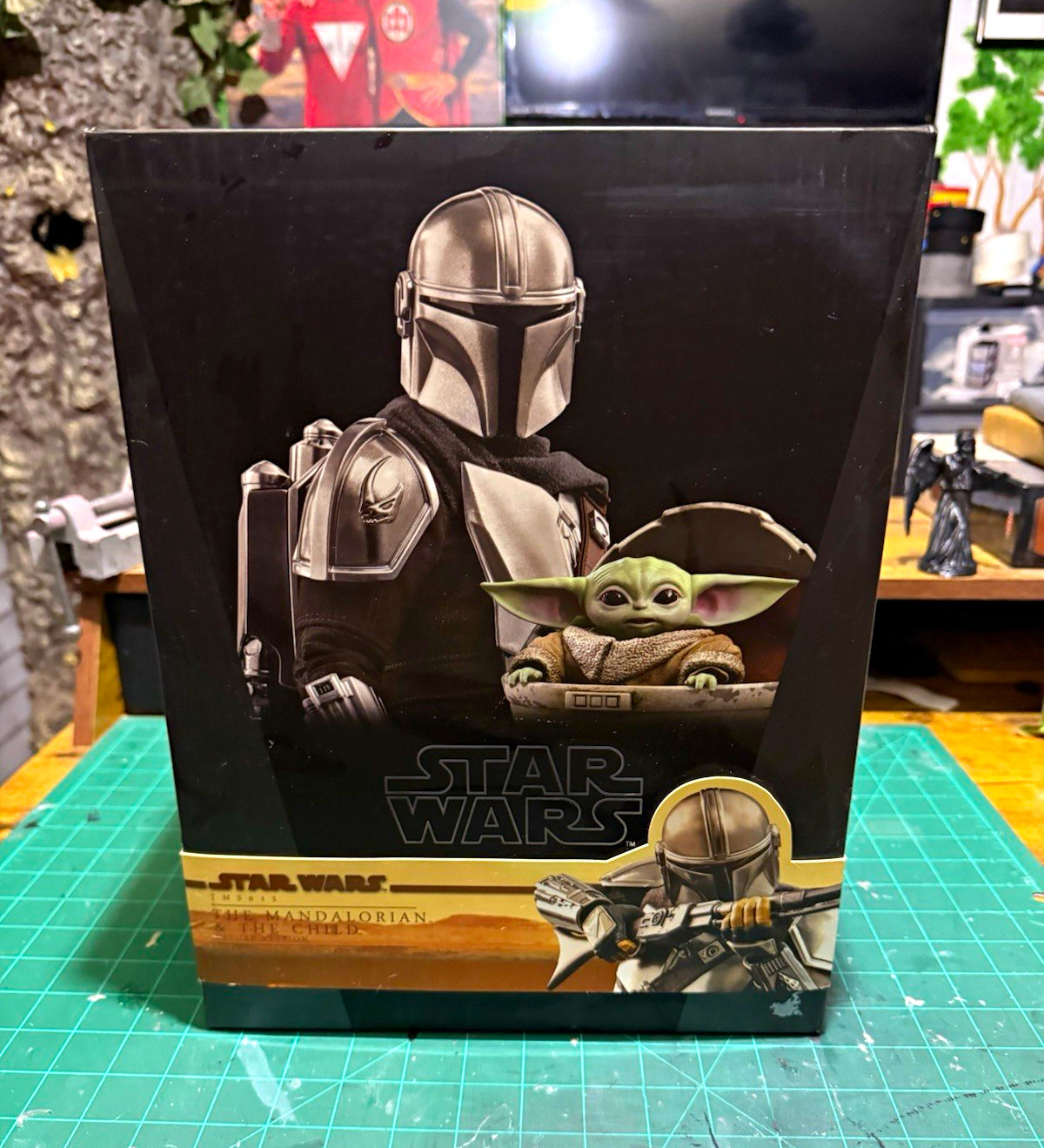 Hot Toys Star Wars The Mandalorian & Grogu Deluxe 1/6 TV Masterpiece 2020