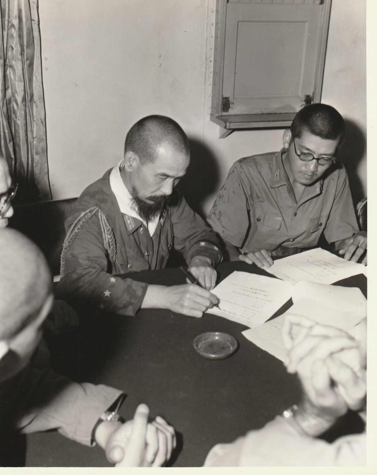 PELELIEU 2 SEP 1945:  LG SADAE INOUE, SURRENDERS ABOARD THE USS AMICK