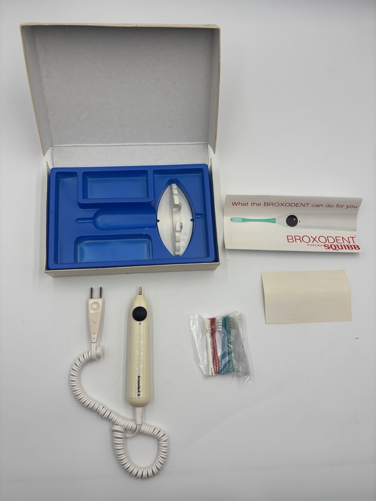 Vintage 60s Squibb Broxodent Electric Toothbrush Case 3 Heads NEW