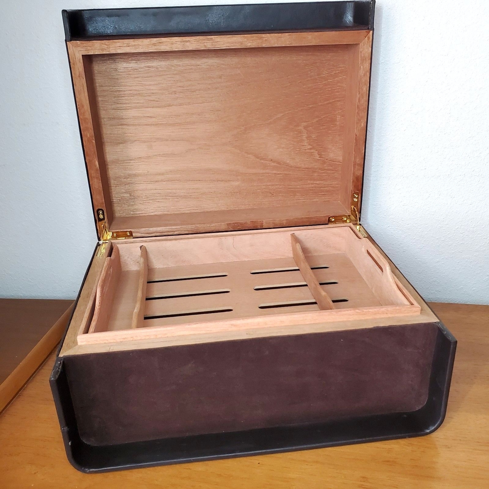CAO CX2 Cigar Humidor Brown Leather Cigar Box Limited Edition Smoking *EMPTY