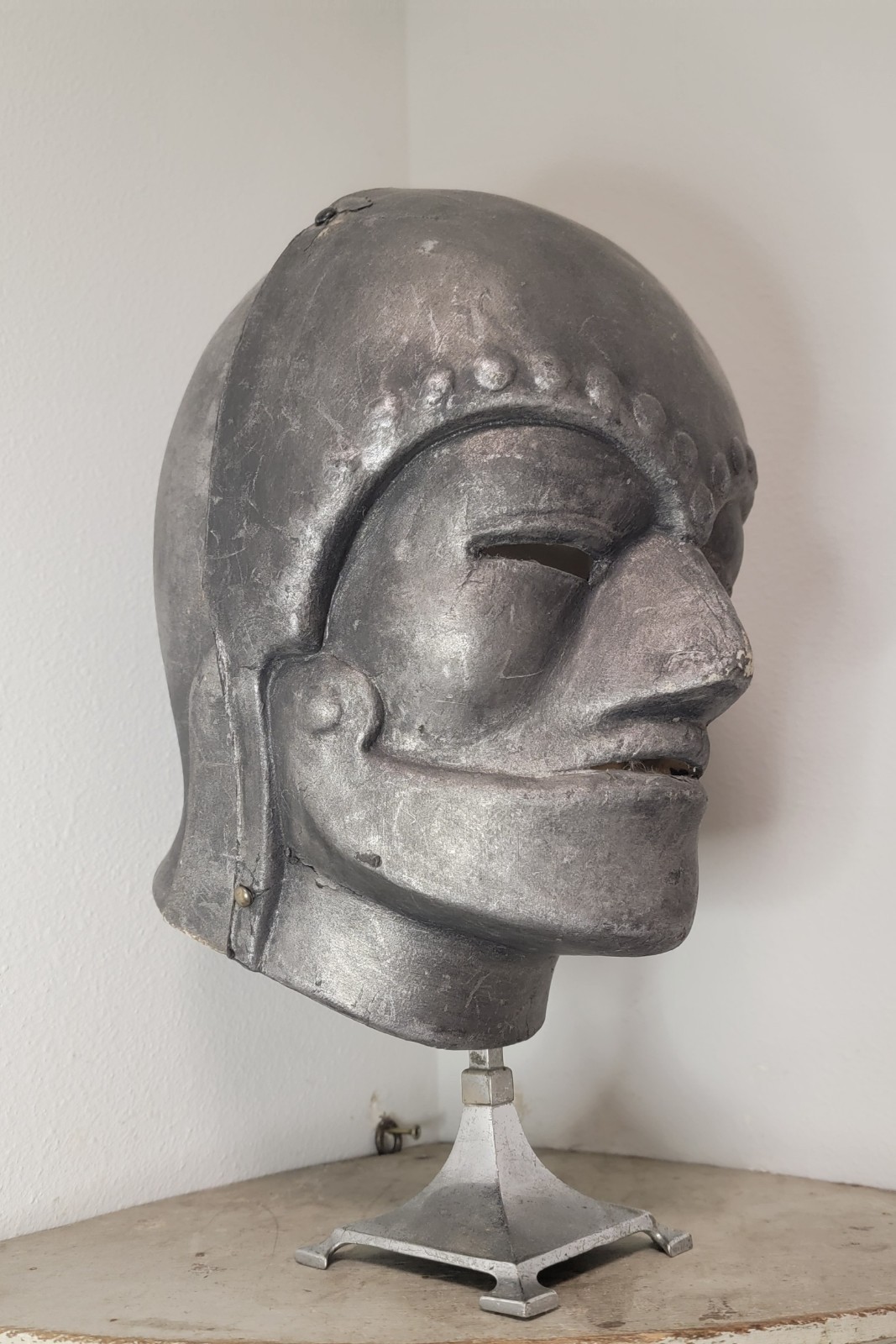 c1950s Dessler & Waldier Paper-mache Robot Mask Store Display Prop Madison Ave. c1950s Dessler & Waldier Paper-mache Robot Mask Store Display Prop Madison Ave.
