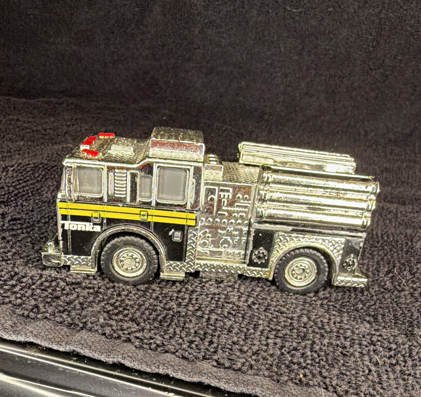 Tonka Fire Engine Truck Diecast Model 2012 Firefighting & Rescue Theme
