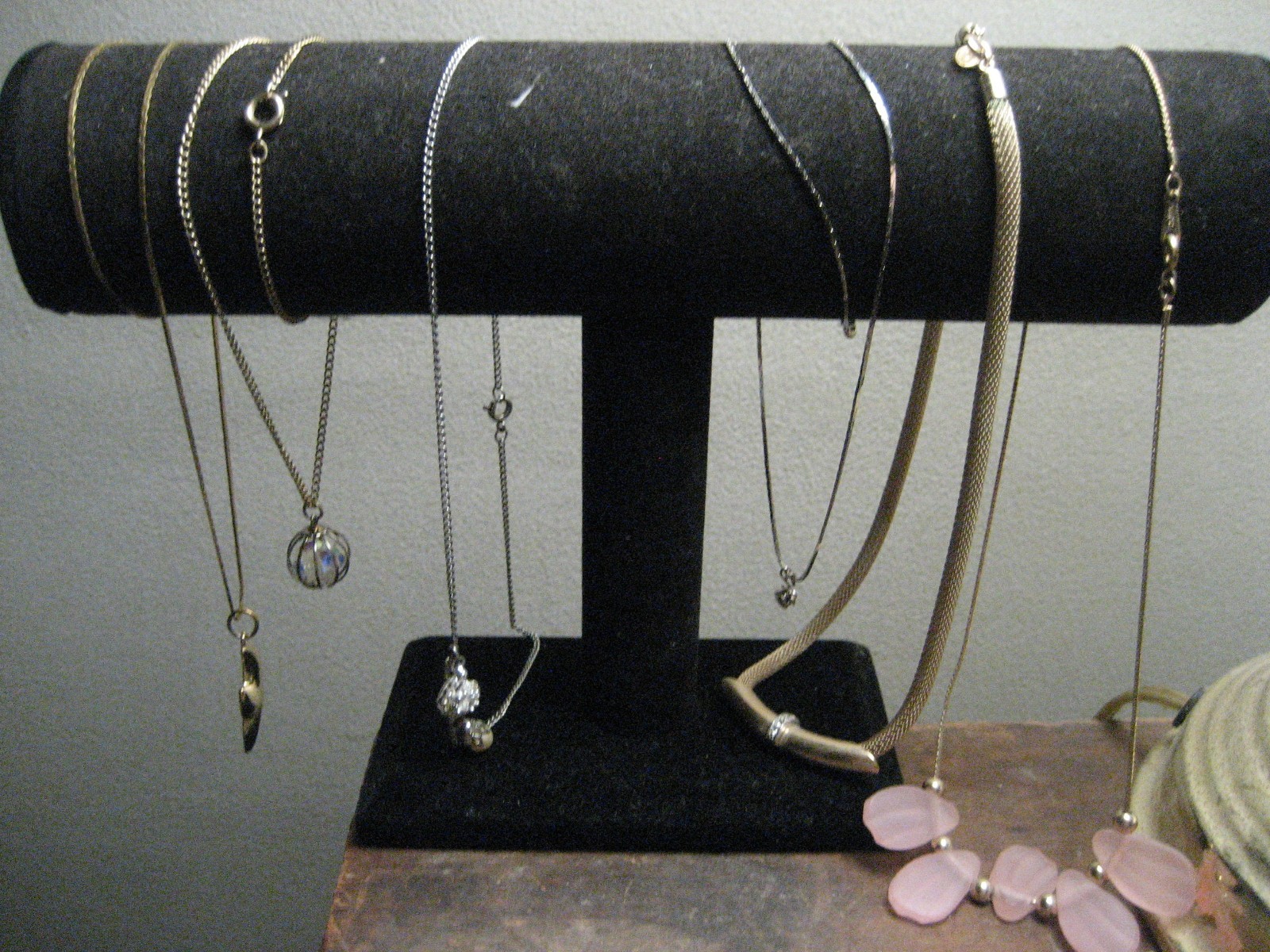 6 vintage necklesses 2 from avon rest unbranded