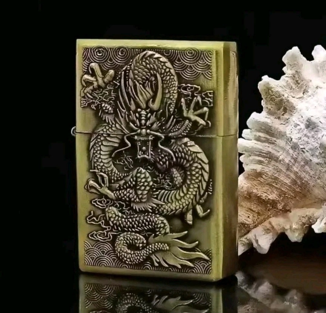 Vintage Style Embossed Dragon Flip-top Lighter Refillable (No Fuel)
