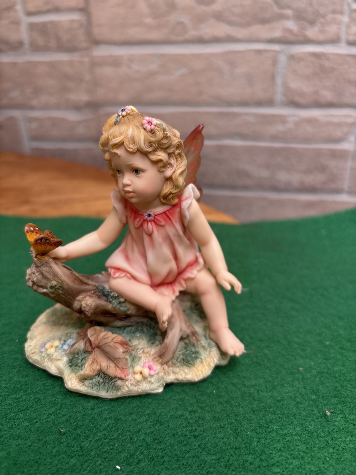 New In Box Faerie Glen Serenofly Faerie Figure By Munro Rare Retired 2008 New In Box Faerie Glen Serenofly Faerie Figure By Munro Rare Retired 2008